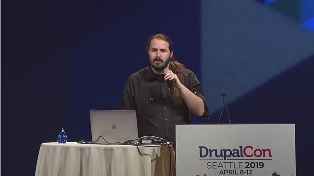 Dries Buytaert sáng lập drupal